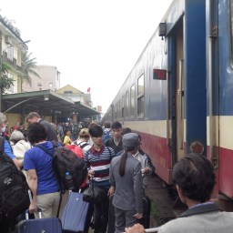 Un train dans la nuit